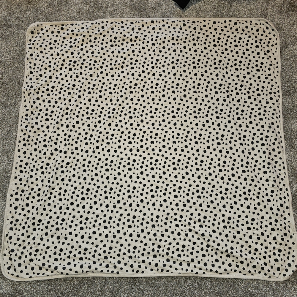 NWOT H&M Home Leopard Printed Blanket